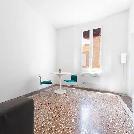 Ur-nest Battisti * Μπολόνια