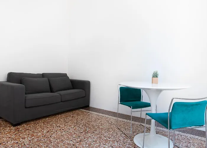 Ur-nest Battisti بولونيا